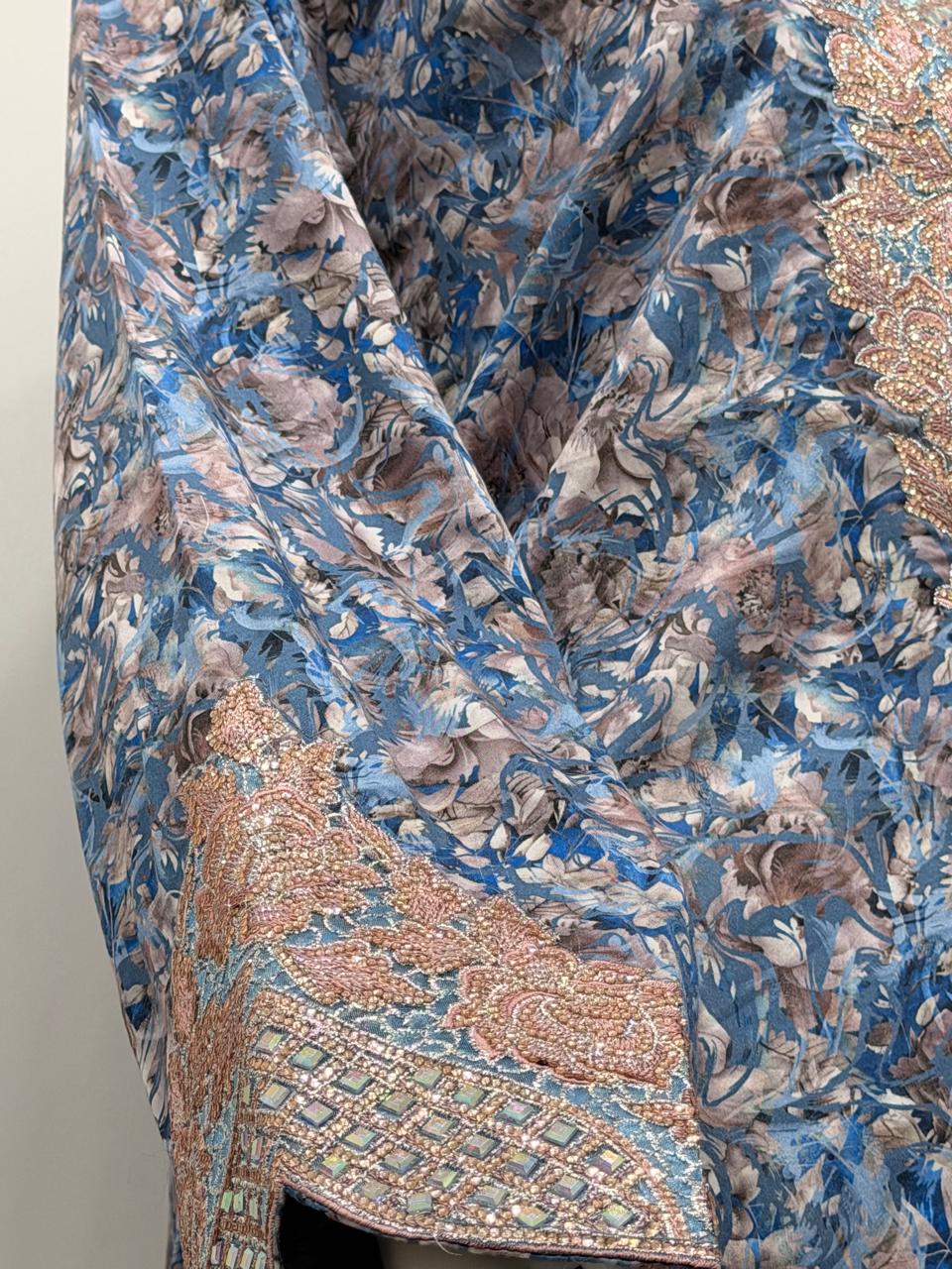 0008-مخاوير فاخرة مطرزة بتصميم وردي أنيق